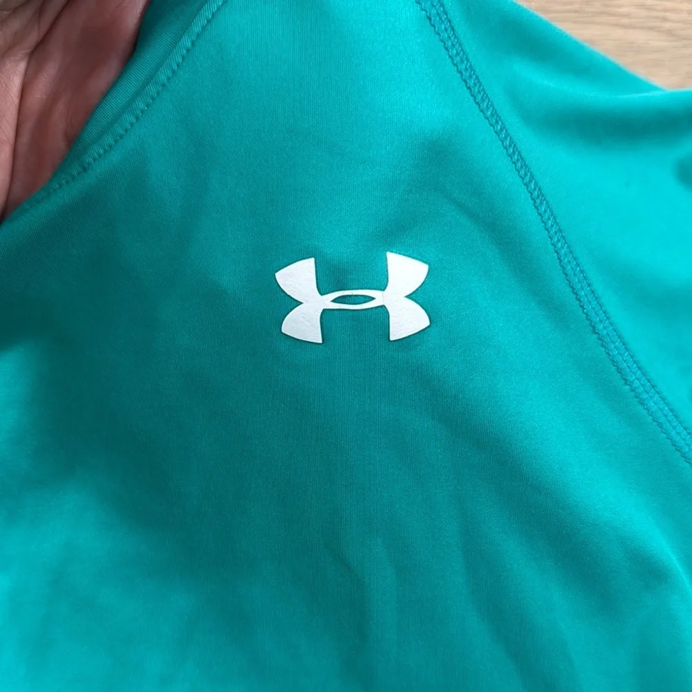 Under Armour Women's Teal Semi-Loose Shirt - Picture 2 of 7